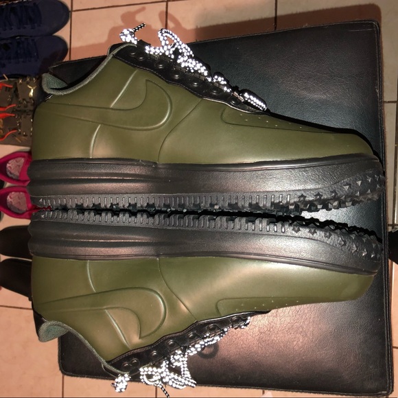 Air Force 1 - Picture 2 of 4